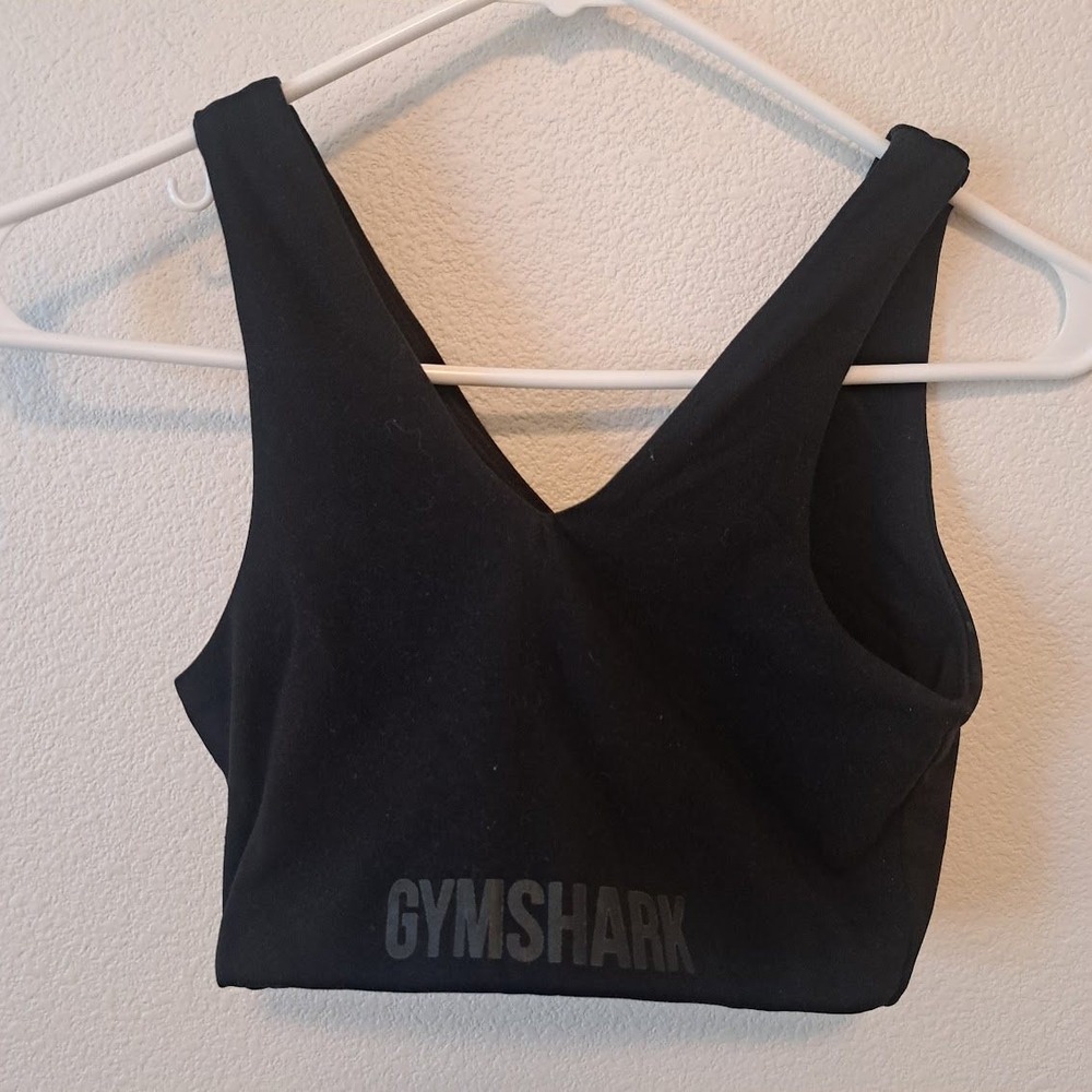Gymshark Womens V Neck Sports Bra Black Logo Activewear Crop Top